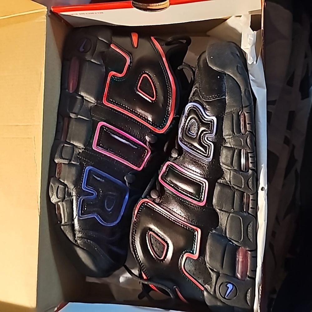 Men uptempo sneakers size 10.5